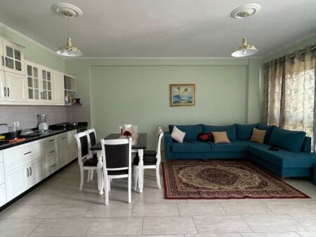 Pas Qendres Glob, jepet me qera apartament 2+1,i mobiluar.60,000LEKE