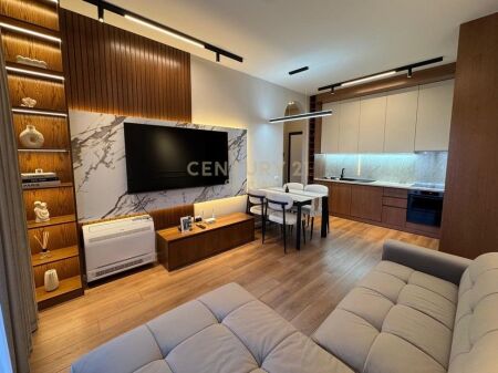 SHITET APARTAMENT 1+1 PRANE PALLATIT ME SHIGJETA