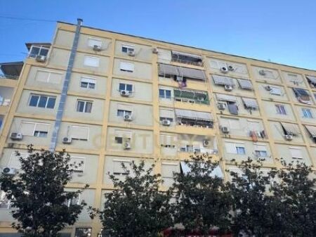 Business unit for rent – strategic position on floor 0