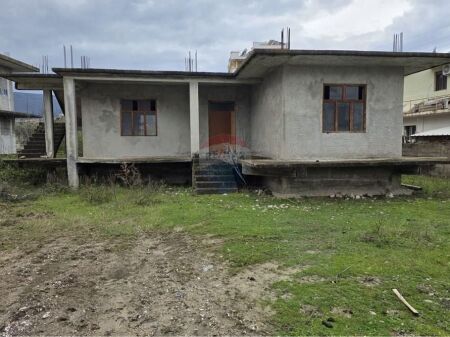 Shtepi private ne shitje , Orikum