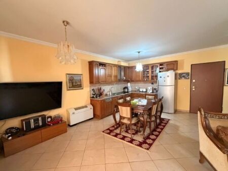 Shitet apartament 2+1+2 – planimetri funksionale