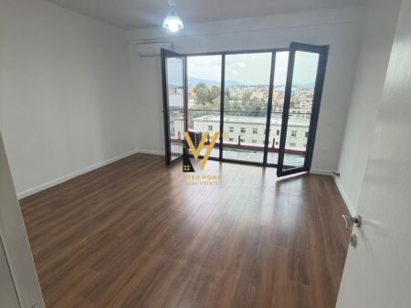 JEPET ZYRE 122 M2 ME QERA TE KOM.ARLIS, RR.DIBRES 60.000 LEKE