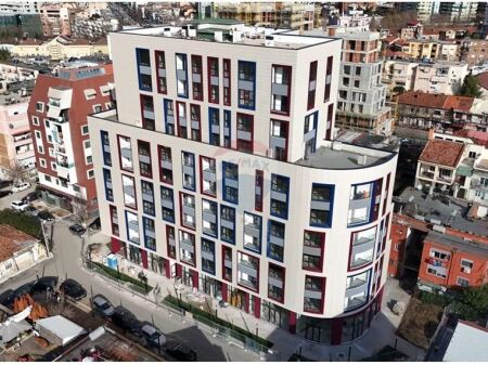 Shitet apartament 2+1 -Komuna e Parisit