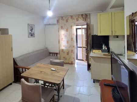 📌 Jepet me Qera Garsoniere ne Xhamllik tek Kongresi i Manastirit,