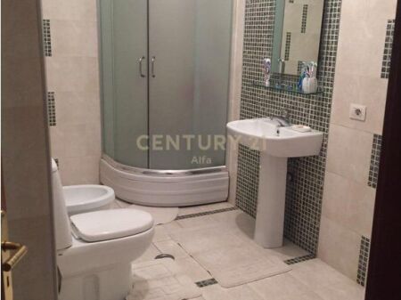 JEPET ME QIRA APARTAMENT 1+1 TEK SHALLVARET