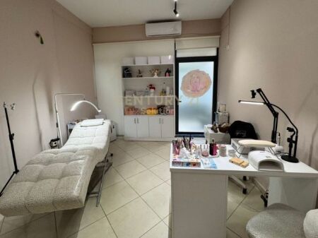 Shitet biznes estetike – vend strategjik me frekuentim të lartë