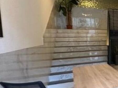 Apartament 1+1 me qera – 2 ballkone dhe pamje e hapur