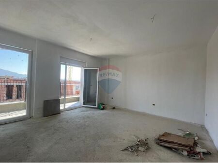 Appartamento 2+1 in vendita a Univers City!