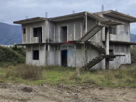 Shtepi private ne shitje , Orikum