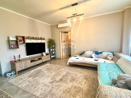 Apartment for sale 2+1+2 near the United School