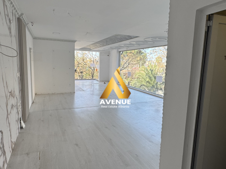 AMBIENTE COMMERCIALE DI LUSSO IN VENDITA – 21 DICEMBRE, TIRANA