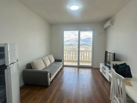 Apartament me qera 1+1