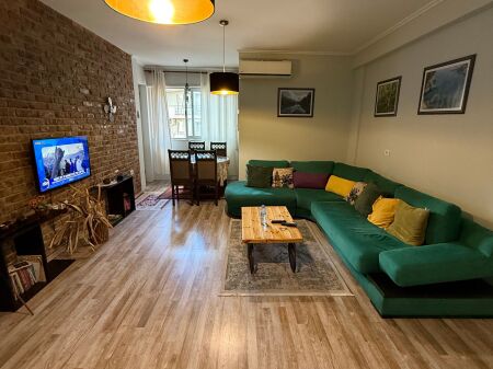 Jepet me qera apartament 1+1 ne qender tek Selvia vetem per Airbnb 530 euro neto /580 bruto