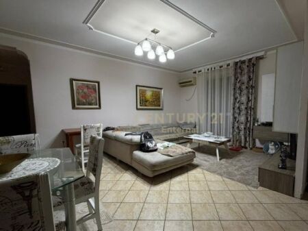 Shitet apartament 3+1+2- hapësirë familjare
