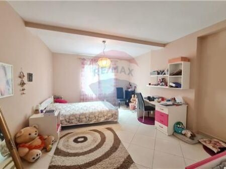 Apartament 2+1+2 per per shitje rrugen Margarita Tutulani