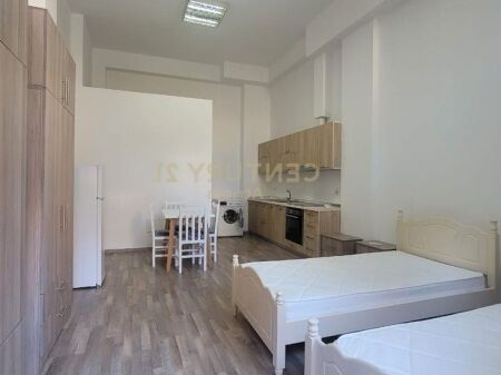 Garsoniere me qira , Brryli