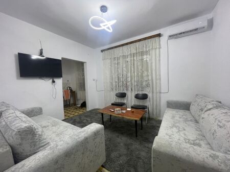 🏢Selvia,prane Bar Family  jepet me qera apartament 2+1,i mobiluar.50,000Leke