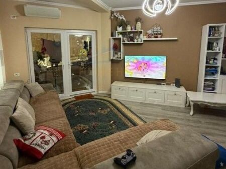 Shitet, Apartament 2+1+2, Liqeni i Thatë,Tiranë