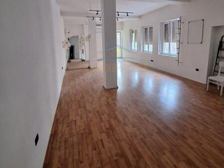 Affitto, Locale per Uffici, Blloku.