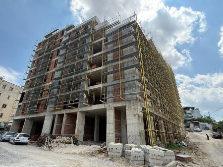 🏡 Shitet Apartament 2+1 – Ali Demi (tek ish Burgu i Grave) ✨