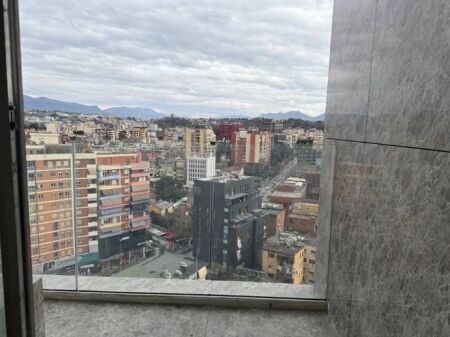 Ambient zyre premium për qera – hapësirë fleksibile