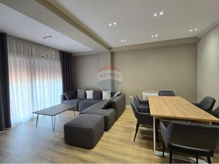 Dupleks per shitje Tek Liqeni i Thate