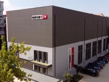 Shitet apartament 1+1 – pranë Report TV | VR111