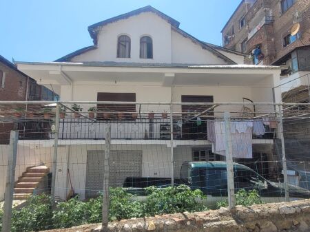 🏡 Shtëpi 3-Katëshe në Pogradec