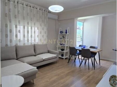 Apartament 2+1 me Qira pranë Muzeumit, Durres !