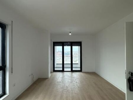 📌Shitet Apartament 3+1 – Komuna e Parisit