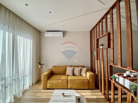 Garsoniere me qira , Farmacia 10