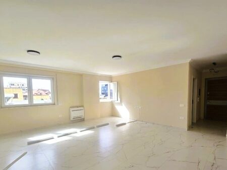 APARTAMENT 2+1 BOSH PER QIRA TE 'DONIKA CENTER'!