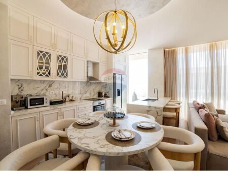 Vile me pishine ne shitje , Green Coast 1