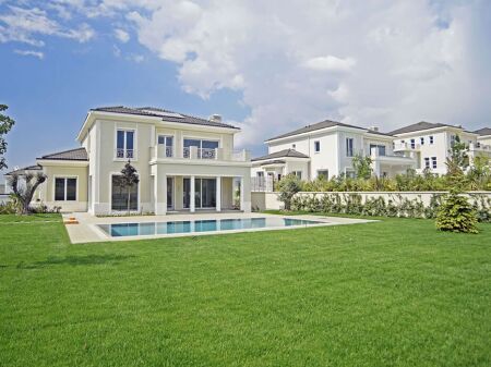 FOR SALE: Individual Villa + Pool 📍 Rolling Hills II - TEG 🌐 5 Bedrooms & 6 Bathrooms | Built in 2025 | Finishing Phase | €1.5M 🔥