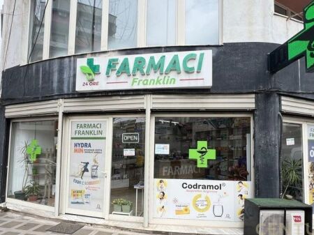 Biznes ne shitje ( Farmaci) tek Komuna e Parisit