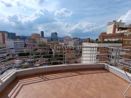 APARTAMENT ME QIRA 2+1 TEK RRUGA E ELBASANIT !