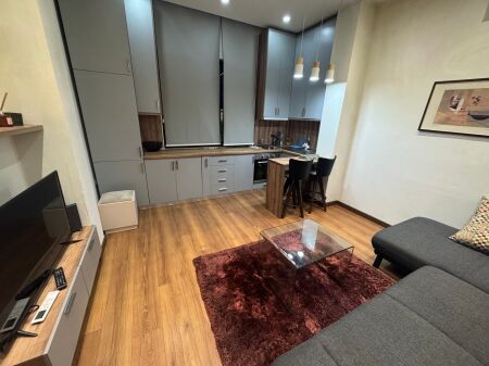 Super apartament me qira ne qender