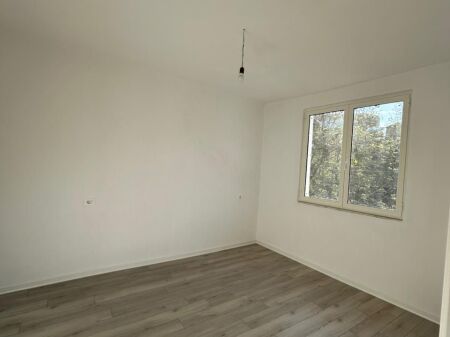 For sale, 2+1 Apartment, Near the School “Eftali Koci” Durres