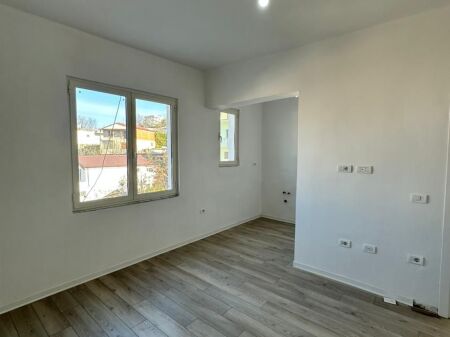 Shitet, Apartament 2+1,Cezma Ferres, Durres!