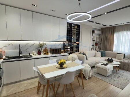 SHES SHPI 1+1, ASTIR TE DY PALMAT