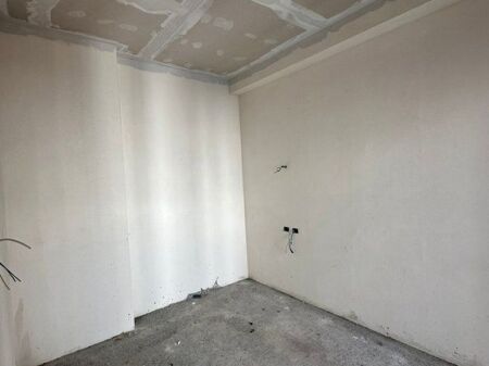 Apartament 1+1 per shitje tek Rr.Kavajes!