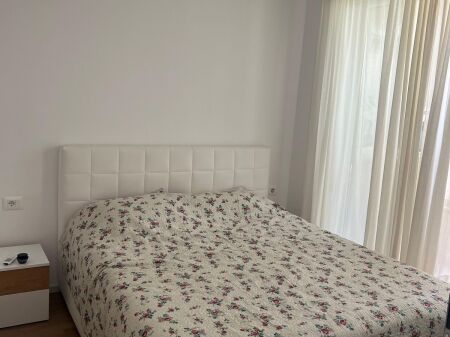 APARTAMENT 1+1 ME QERA TE KADIU NE ALI DEM