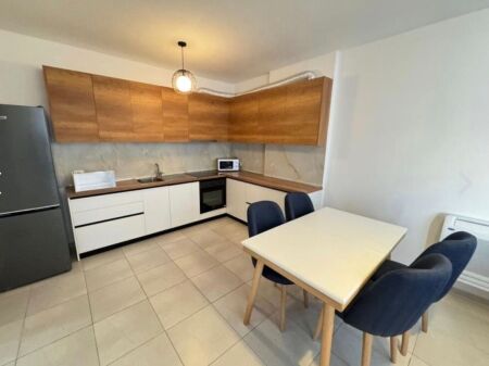 Appartamento 2+1+parcheggio in affitto presso la Residenza "Kodra e Diellit"