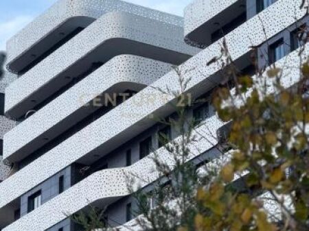 Shitet apartament 1+1 - vend pragmatik për banim ose investim