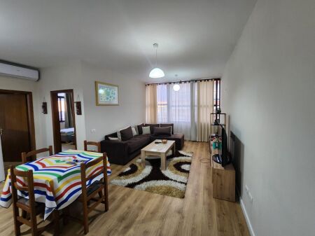 JEPET ME QERA APARTAMENT 2+1 NE PLAZH, PRANE PASTIÇERI PELIKAN