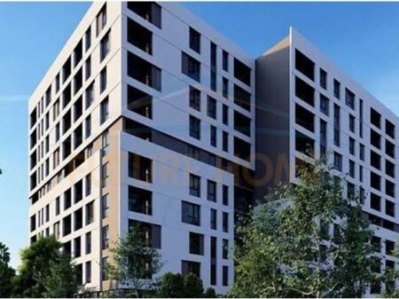 Shitet, Apartament 2+1+2, Porcelan, Tiranë.