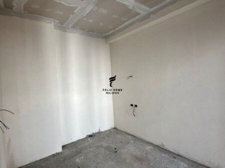 VENDESI APPARTAMENTO 1+1 VIA KAVAJES 105.000 EURO FH-65735