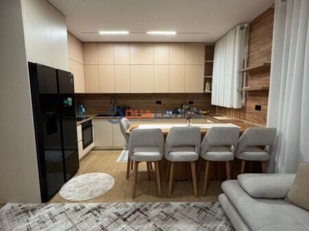 🏡 Jepet me qira apartament 2+1+2 tek Rruga e Dibrës, pranë Shkollës së Bashkuar