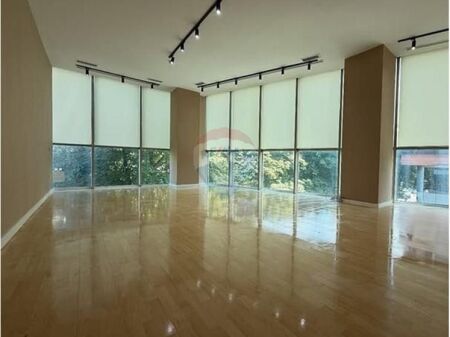 Ufficio in affitto vicino alla Direzione della Polizia