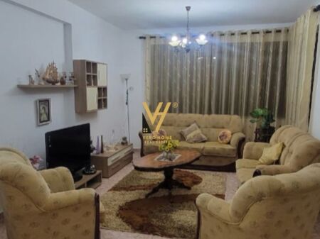 JEPET APARTAMENT 2+1+2+BLK ME QERA NE BLLOK 90.000 LEKE